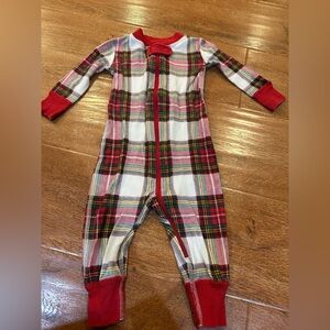 Hanna Andersson Kids Plaid Footie in Red and White